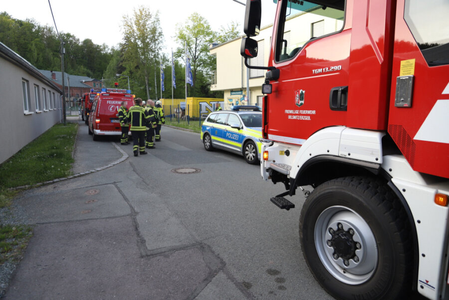 Offenbar bei Reparaturarbeiten: Moped in Oelsnitz gerät in Brand - 