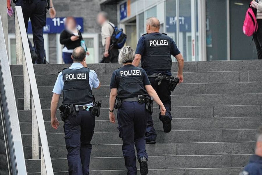 Offenbar wieder Menschen von Schleusern in Chemnitz abgesetzt - Mehrere Personen aus dem Irak meldeten sich bei Beamten der Bundespolizei auf dem Chemnitzer Hauptbahnhof.
