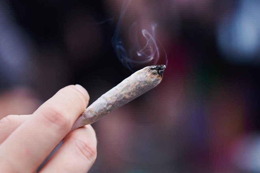Offene Debatte zum Thema Cannabis im Jugendcafé Schwarzenberg - Der Joint ist und bleibt umstritten.
