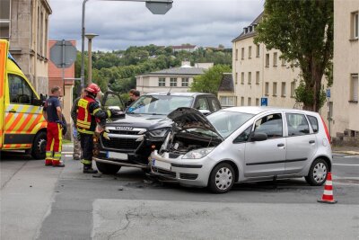 Ohne Führerschein: Geschah deshalb ein Unfall in Plauen? - Vorfahrtsfehler im Kreuzungsbereich Reißiger Straße/Rähnisstraße. Verletzt wurde niemand.