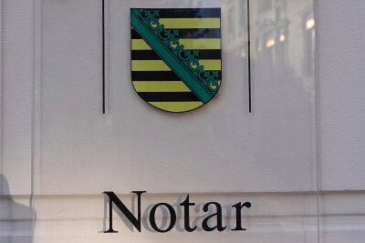 Ohne Siegel und Unterschrift: In Zwickau gibt es keinen Notar mehr - Im Landkreis Zwickau gibt es sieben Notariate, aber keines in der Kreisstadt Zwickau. In den letzten Jahren sind neun Notare in den Ruhestand gegangen.
