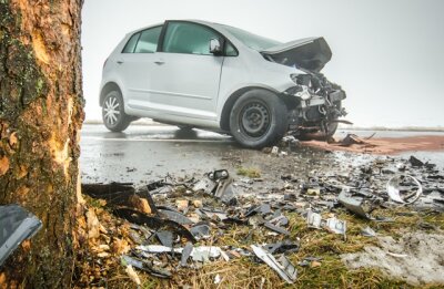 Olbernhau/Ansprung: Tödlicher Verkehrsunfall auf der B171 - 