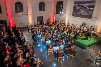 Olbernhau: Treibehaus verwandelt sich in Konzertsaal - Die Musiker der Erzgebirgische Philharmonie Aue gestalten in Olbernhau erneut ein Neujahrskonzert.