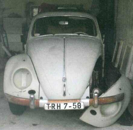 Aus einer Garage Am Gewerbegebiet im Weischlitzer Ortsteil Gutenfürst haben unbekannte Täter einen grauen VW Käfer Cabrio, Baujahr 1960, gestohlen.