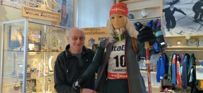 Olympia: Das bietet die Skitruhe - Die Skitruhe hat zu ihrer Eröffnung vor zwei Jahren von den Eltern von Biathletin Denise Herrmann Exponate bekommen. Nachdem die aus Bockau stammende Sportlerin Olympiasiegerin wurde, freut sich Vereinsvorstand Gottfried Fuchs umso mehr darüber. 