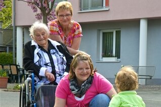 Oma, Mutter, Tochter - 