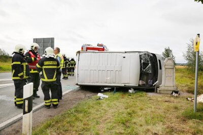 Opel-Fahrer stirbt bei Berbersdorf - Ein Opel-Fahrer verlor am Mittwochmorgen sein Leben, als er mit dem Fahrzeug auf der S 34 offenbar aus der Kurve geraten war..