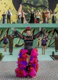Operettenpremiere vor Seekulisse: Tanzen und Rangeln mit Abstand - Tonie Haugland singt neben Leonora Weiß-del Rio in der "Csárdásfürstin" die Titelpartie der Sylva Varescu. 