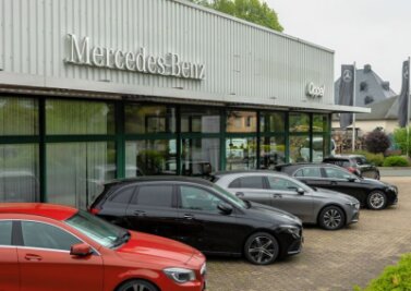 Oppel schließt sein Autohaus in Ellefeld zum Monatsende - Das Autohaus Oppel in Ellefeld schließt Ende Mai. Bis Ende 2020 war der Familienbetrieb Vertriebspartner von Mercedes-Benz. In Ellefeld fanden Kunden zuletzt nur noch den Werkstatt-Service für Mercedes vor.