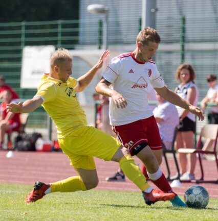 Nach der Pokalniederlage gegen Heidenau will es der TSV Flöha, hier mit Tommy Möbius am Ball, diesmal besser machen.