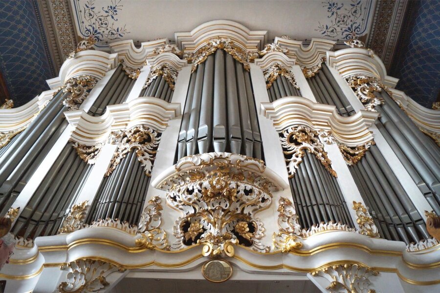 Orgelkonzert mit Bildinstallation in Christophorikirche Hohenstein-Ernstthal - Absolventen aus Dresden lassen am Samstag die Jehmlich Orgel in der Christophorikirche erklingen.