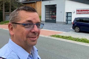 Stolz auf das neue Feuerwehrgerätehaus: Ortswehrleiter Armin Thümmler. 