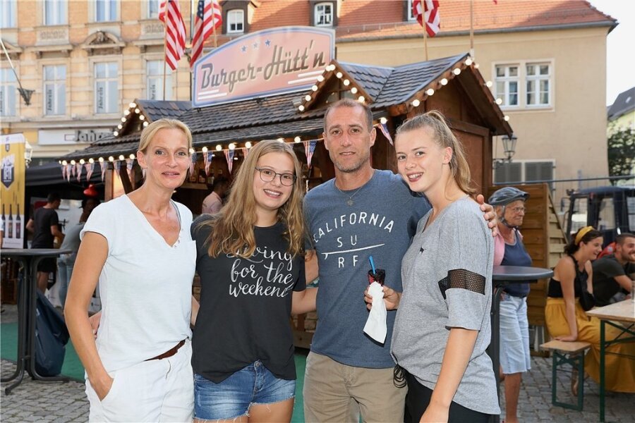 Osnabrücker Kumpeltreffen in Zwickau - Joe Enochs mit seiner Familie. Ehefrau Gunilla lernte er in Osnabrück kennen. Sophie ist 14, Emily (17/von links) spielt inzwischen am College in den USA Basketball.
