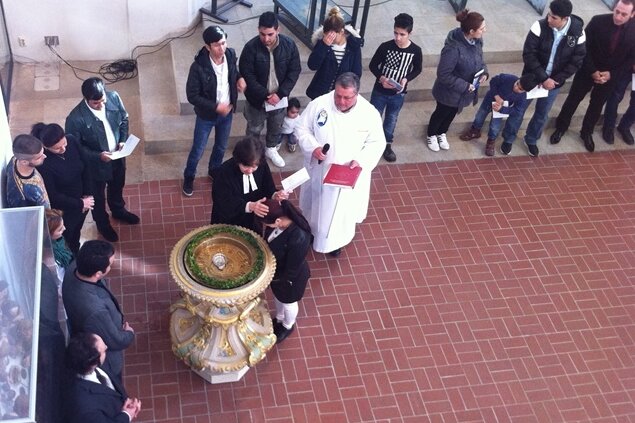 Ostern in Freiberg: 14 Flüchtlinge in der Petrikirche getauft - 