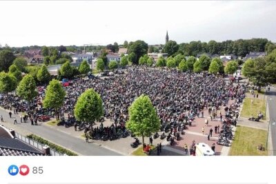 Ostfriesland: Tausende Motorradfahrer machen krebskrankem Jungen eine Freude