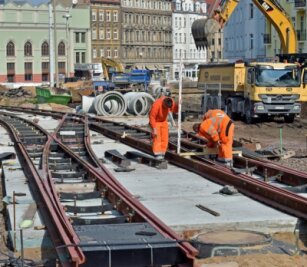 Ostländer sehen sich geschröpft - Mit der Neuverteilung der Regionalisierungsmittel steht ab 2016 weniger Geld für den Schienenpersonennahverkehr bereit.