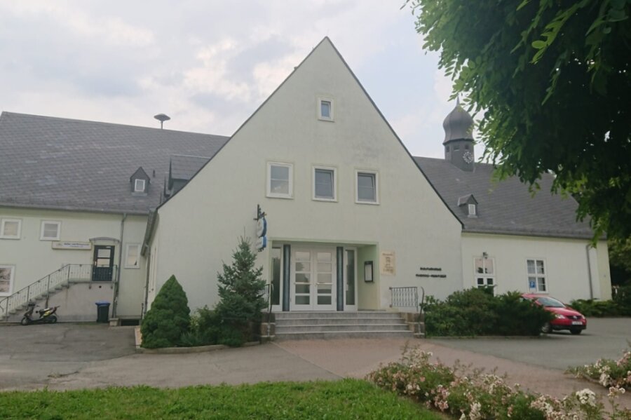 Hat sich zum Sorgenkind im Elsterberger Ortsteil Coschütz entwickelt: das Kulturhaus. 