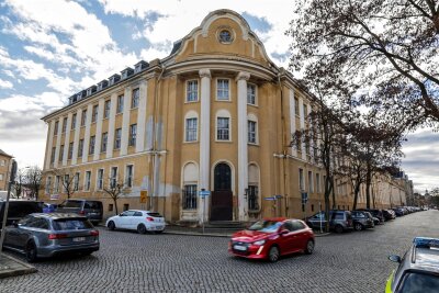 Palla Glauchau: Baugenehmigung gilt drei Jahre - Das Bößneck-Meyer-Haus bestimmt das Ortsbild am Glauchauer Scherbergplatz.