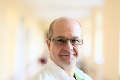 Paracelsusklinik bietet wieder Onlinevortrag an - Dr. Uwe Neumann - Chefarzt für Orthopädie und Unfallchirurgie.
