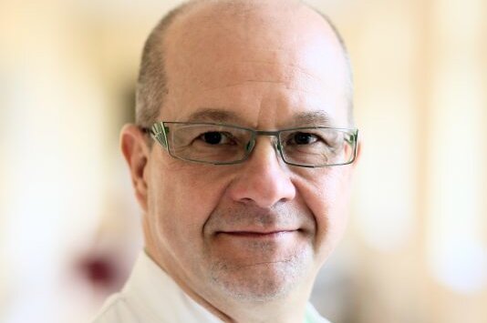 Paracelsusklinik bietet wieder Onlinevortrag an - Dr. Uwe Neumann - Chefarzt für Orthopädie und Unfallchirurgie.