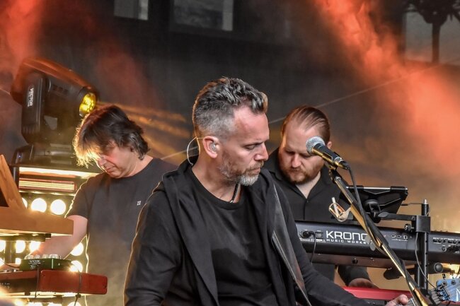 Park Rock in Reichenbach trifft den Nerv der Fans - Die Band RPWL aus Freising, im Bild (von links) Yogi Lang, Kalle Wallner und Markus Jehle, begeisterte gut 300 Fans in Reichenbach. 