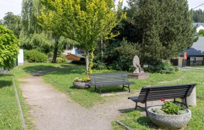 Park-Verkauf an Unternehmer stößt manchen sauer auf - Die kleine Parkanlage an der Färberstraße in Thum wird verschwinden. Die Stadt verkauft die Fläche an einen Gewerbetreibenden aus der unmittelbaren Nachbarschaft. 