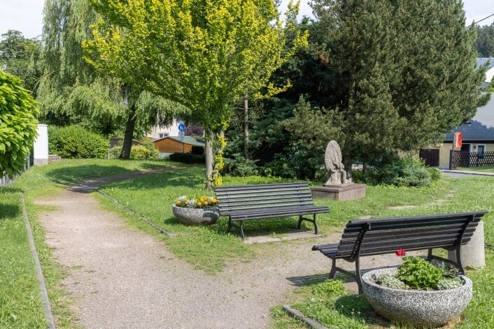 Park-Verkauf an Unternehmer stößt manchen sauer auf - Die kleine Parkanlage an der Färberstraße in Thum wird verschwinden. Die Stadt verkauft die Fläche an einen Gewerbetreibenden aus der unmittelbaren Nachbarschaft. 
