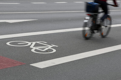 Parken, Überholen, Abbiegen: So soll Radfahren sicherer werden - 