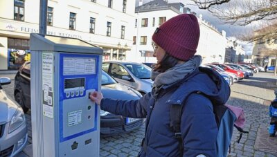 Parken wird teurer - Brötchentaste scheitert knapp - 50 Cent müssen Autofahrer fürs Parken in Oelsnitz künftig mindestens bezahlen. 
