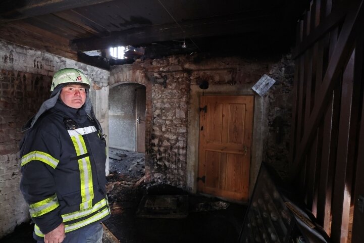 Bürgermeister Tino Kögler hat zum ersten Feuerwehrtrupp gehört, der zu den Löscharbeiten in der Parkschänke war.