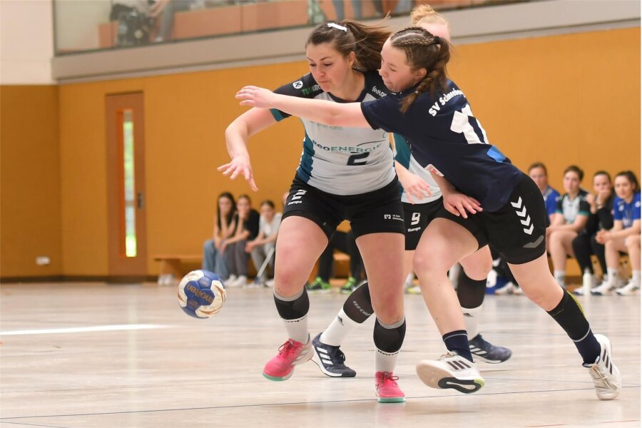 Party der Rotation-Handballerinnen geht weiter - Vier Tore zum Geburtstag: Sophie Zeller feierte mit ihrem Rotation-Team am Samstag ein 25:21 gegen Schneeberg.