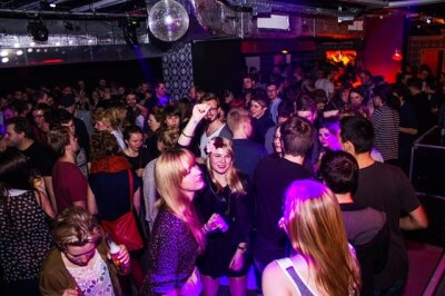 Partystart im Tietzkeller: Klub Atomino feiert Eröffnung - 