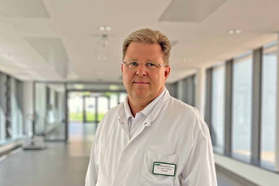 Reinhold Müller - Chefarzt der Klinik für Innere Medizin V