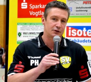 Paukenschlag in Schwarz-Gelb: Oberlosa wirft den Trainer raus - Cheftrainer Petr Hazl ist beim SV 04 Oberlosa am Montagabend überraschend beurlaubt worden. 
