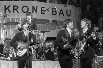 Paul ist sauer - Coole Jungs: Paul McCartney (links) und John Lennon. 
