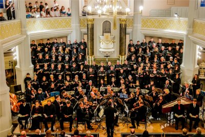 Paulus-Oratorium vereint in Auerbachs Laurentiuskirche etwa 100 Sängerinnen und Sänger - Etwa 100 Sängerinnen und Sänger sowie mehrere Solisten sind bei der Aufführung am Sonntag in Auerbach zu erleben.
