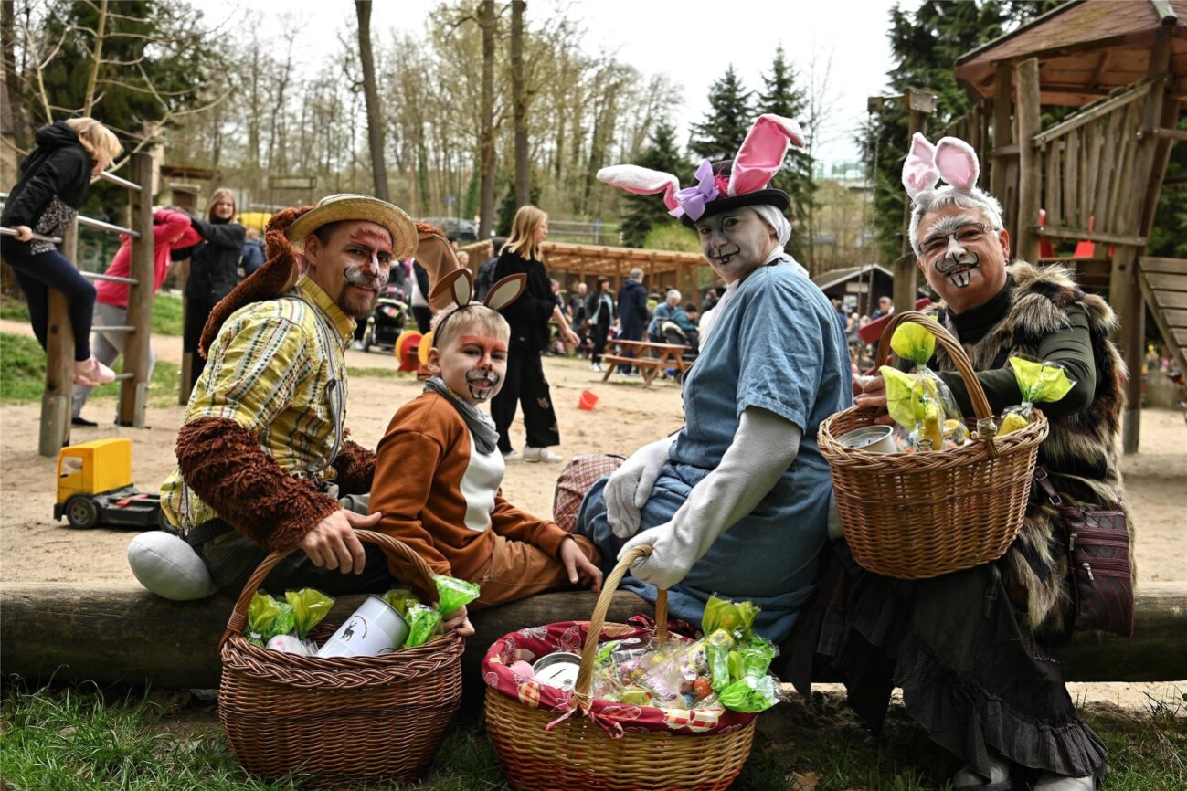 Penig Im Naturpark Köbe hüpfen Kinder für Süßes schon mal wie der