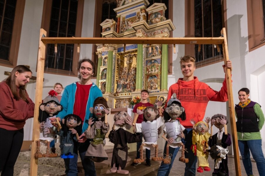 Peniger Kirchgemeinde lässt zum Martinstag die Puppen tanzen - 