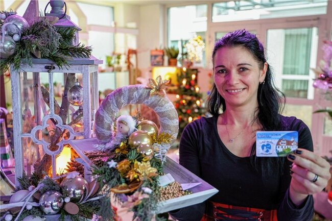 Per Gutschein in Glauchauer Freizeiteinrichtungen - Der digitalen Geschenkgutschein in Glauchau ist in etwa 20 Geschäften einlösbar. Bianca Wrobel mit ihrem Blumenladen an der Wehrstraße gehört dazu.