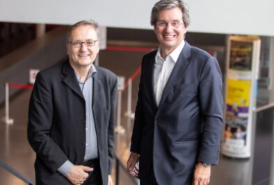 Perfekt: Die Hempelsche Fabrik wird zur Software-Schmiede - Vorstandschef Rainer Gläß (rechts) und sein Mitarbeiter Norbert Eder. Sie haben am Dienstag die Pläne von GK Software für Plauen vorgestellt.