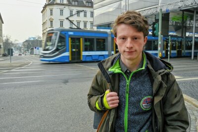 Personalnot bei Bus und Bahn in Chemnitz: Jetzt spricht der Fahrgastbeirat - Tobias Morgner (23) ist einer der beiden Sprecher des CVAG-Fahrgastbeirats. Er pendelt täglich zwischen Chemnitz und Leipzig und kennt sich auch von Berufs wegen in der Welt des Nahverkehrs aus. 