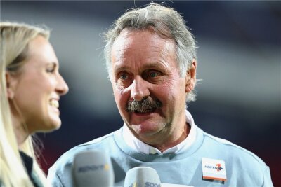 Peter Neururer über Erzgebirge Aue: "Ständige Trainerwechsel nicht gut" - 