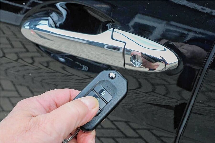 Peugeot 308 in Markneukirchen gestohlen - Auch ein Autoschlüssel befand sich unter den Gegenständen, welche Einbrecher in der Nacht zum Mittwoch in Markneukirchen erbeutet hatten.