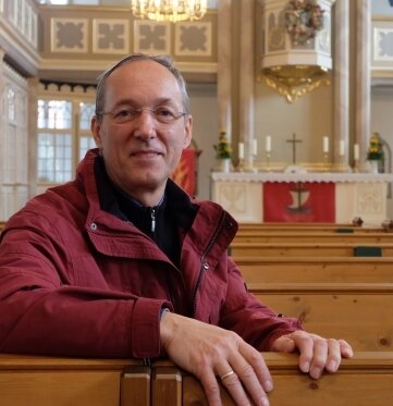 Elf Jahre lang war Lothar Gratowski Pfarrer an der Stollberger Jakobikirche. Beim Gottesdienstes am Reformationstag, 14 Uhr, in der Jakobikirche wird er verabschiedet. Mit dabei ist dabei Superintendent Olaf Richter.