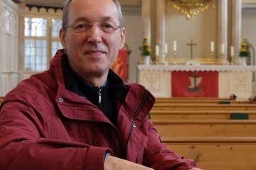 Elf Jahre lang war Lothar Gratowski Pfarrer an der Stollberger Jakobikirche. Beim Gottesdienstes am Reformationstag, 14 Uhr, in der Jakobikirche wird er verabschiedet. Mit dabei ist dabei Superintendent Olaf Richter.