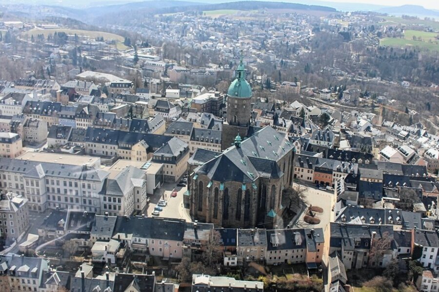 Die bekannte Sankt Annenkirche in Annaberg-Buchholz: für die seit dem Frühjahr unbesetzte Pfarrstelle gibt es jetzt eine aussichtsreiche Bewerbung. Foto: Antje Flath