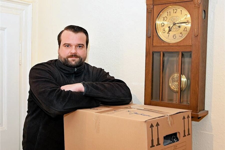 Pfarrer Schirmer verabschiedet sich in Pappendorf von seiner Gemeinde - Pfarrer Sebastian Schirmer hat im Pfarrhaus in Bockendorf schon die Umzugskisten gepackt. 