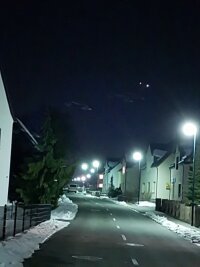 Phänomen am Abendhimmel: Was war da über Neuwürschnitz zu sehen? - Rechts oben deutlich zu sehen: Zwei leuchtende Punkte am Himmel über Neuwürschnitz. 