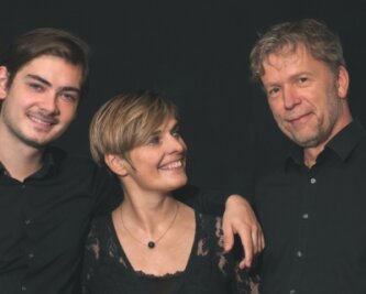 Piano, Piano, Piano in der neuenFriedhofshalle - David Gerlach, Eva Gerlach-Kling und Stefan Kling gastieren am Sonntag in Meerane. 