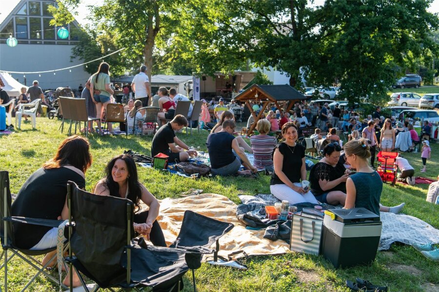 Picknick-Konzert, Drahtseilbahnfest und griechische Geometrie: Das bietet das Wochenende in Mittelsachsen - Im vergangenen Jahr fand das erste Niedersteinbacher Sommer-Openair statt. Am Samstag gibt es eine Neuauflage.